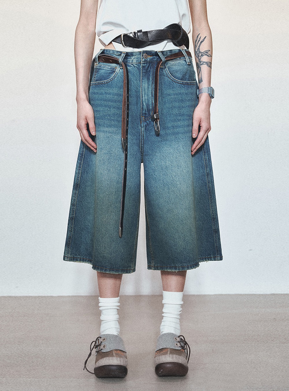 VERMO] Vintage Wash 7/8 Jeans - BCAESAR