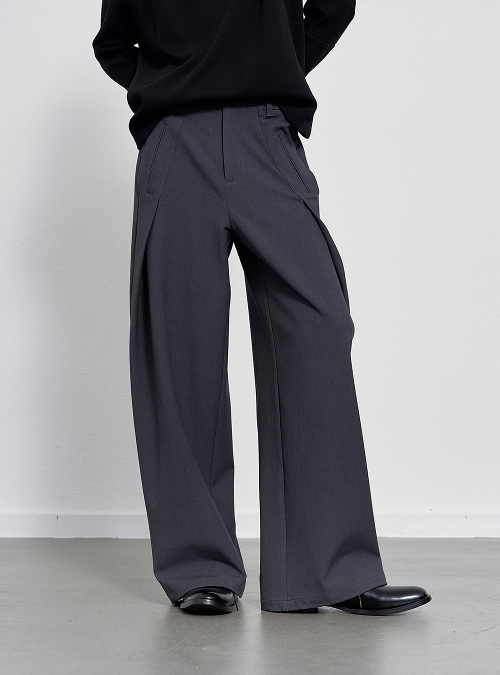 JCAESAR Side-Pleated Casual Pants ブラック Side Pleated Relaxed Trousers - BCAESAR