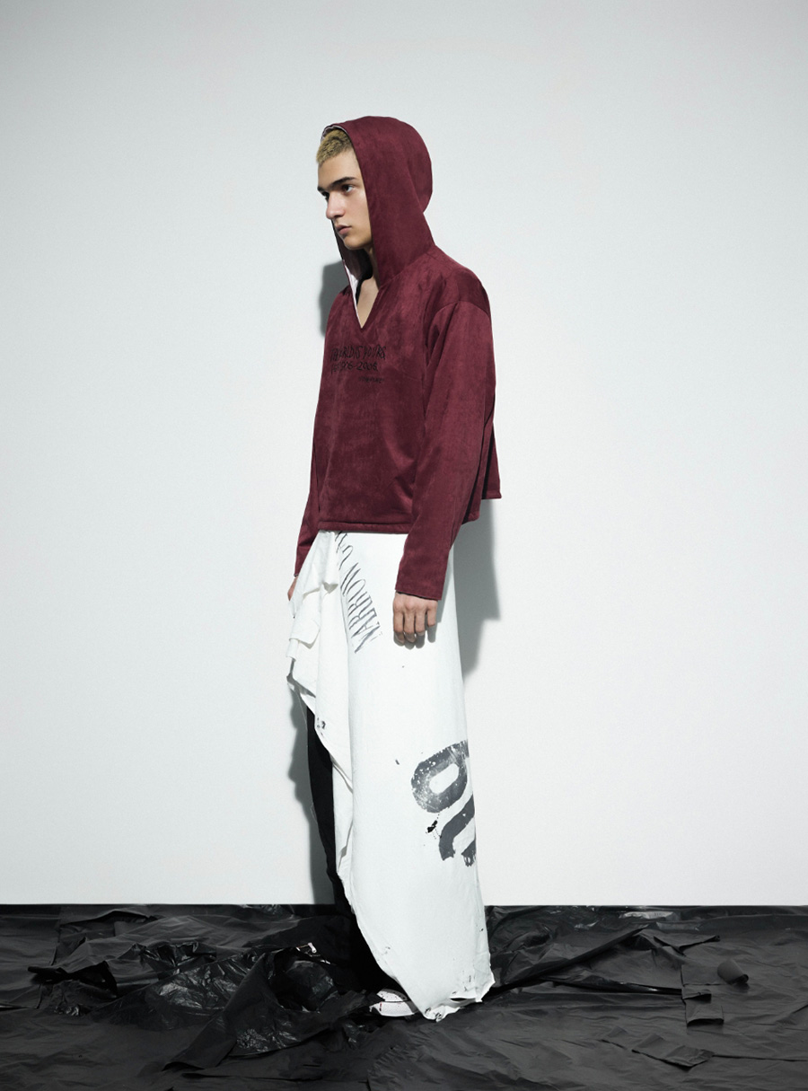 送料関税込 【NO E MOSEN】 Spy Card Embroidered Hoodie no E mosen] Spy Card Embroidered Double-Sided Hoodie - 비엑세스