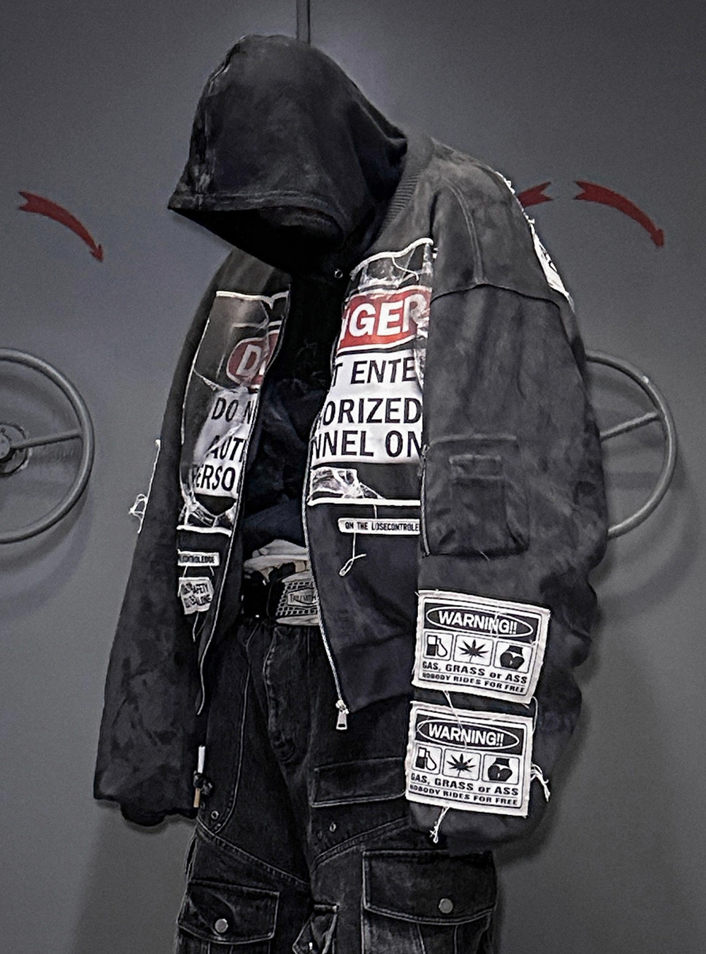送料関税込 【LCE】 Gray-Blue Bomber Jacket with Patches LCE] Gray-Blue Bomber Jacket with Warning Patches - BCAESAR