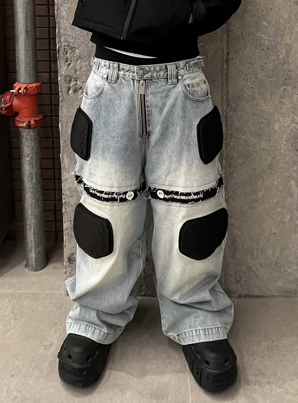 RYE CHASIN] Wide-Leg Light Wash Denim Cargo Pants - BCAESAR 