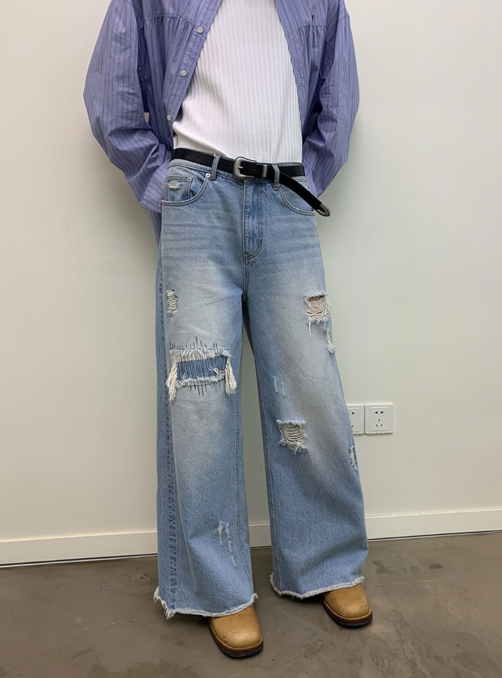 [NEVERSEEZ] Washed-out Deconstructed Bootcut Straight Jeans