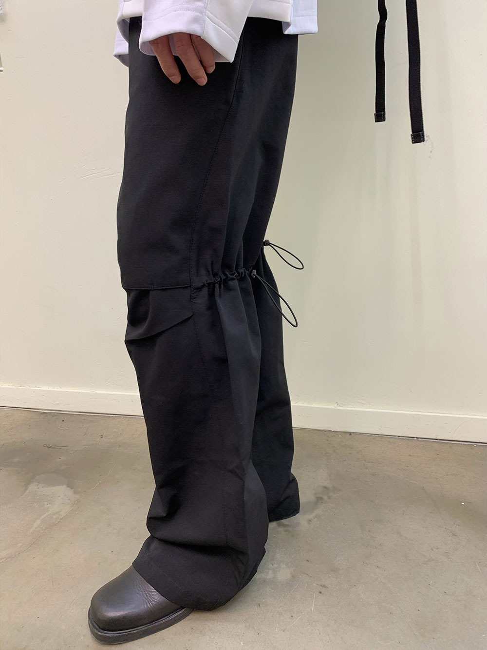 [NEVERSEEZ] Drawstring Flare Pants (2color)