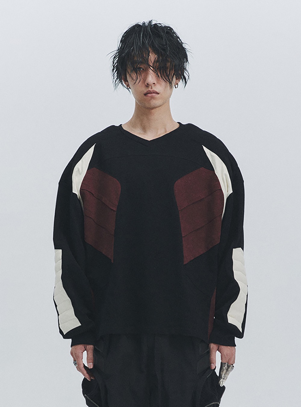 [D5OVE] Wide shoulder silhouette racing sweater shirt