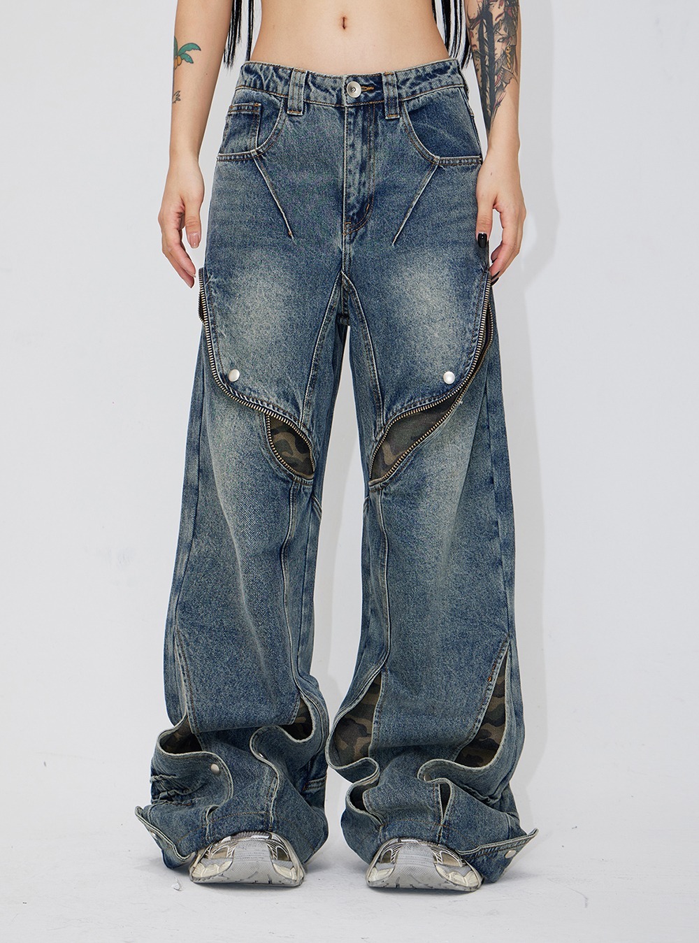 [PEOPLESTYLE] Destroyed camouflage splicing denim pants