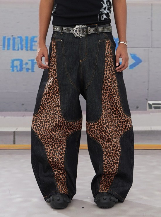 国内で当店のみ DND4DES - Hand-Painted Leopard Print Shorts Hand-Painted Leopard Print Shorts - BCAESAR