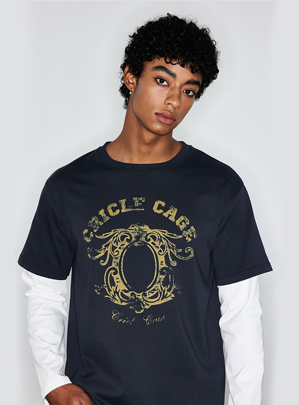[CRICLE CAGE] Distressed Print Fake Two-Piece Long Sleeve T-Shirt