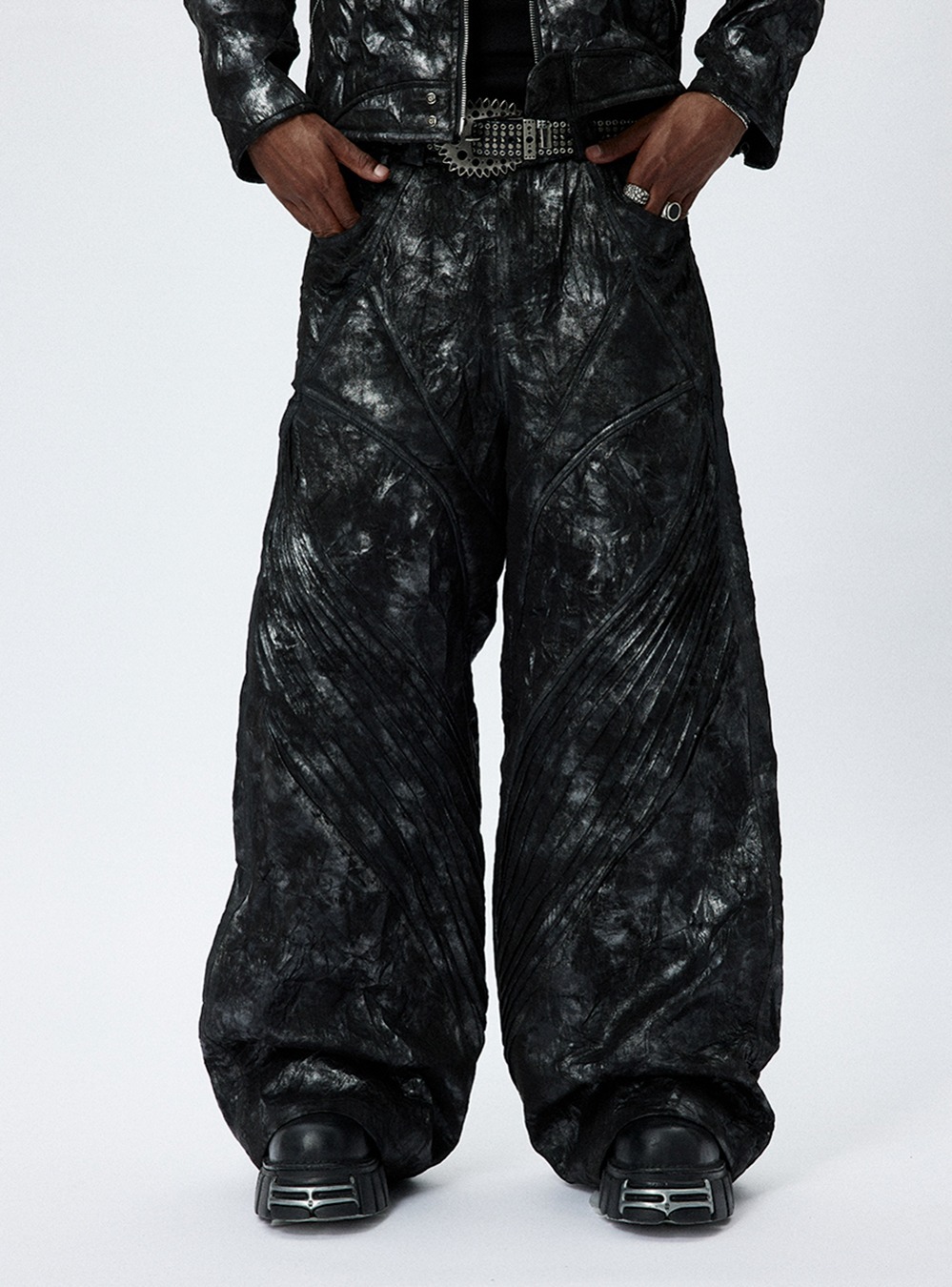 [DNDDES] Pleated Leather Wide Pants