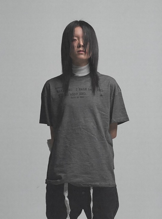 no E mosen] Printed Slogan Short Sleeve | BCAESAR