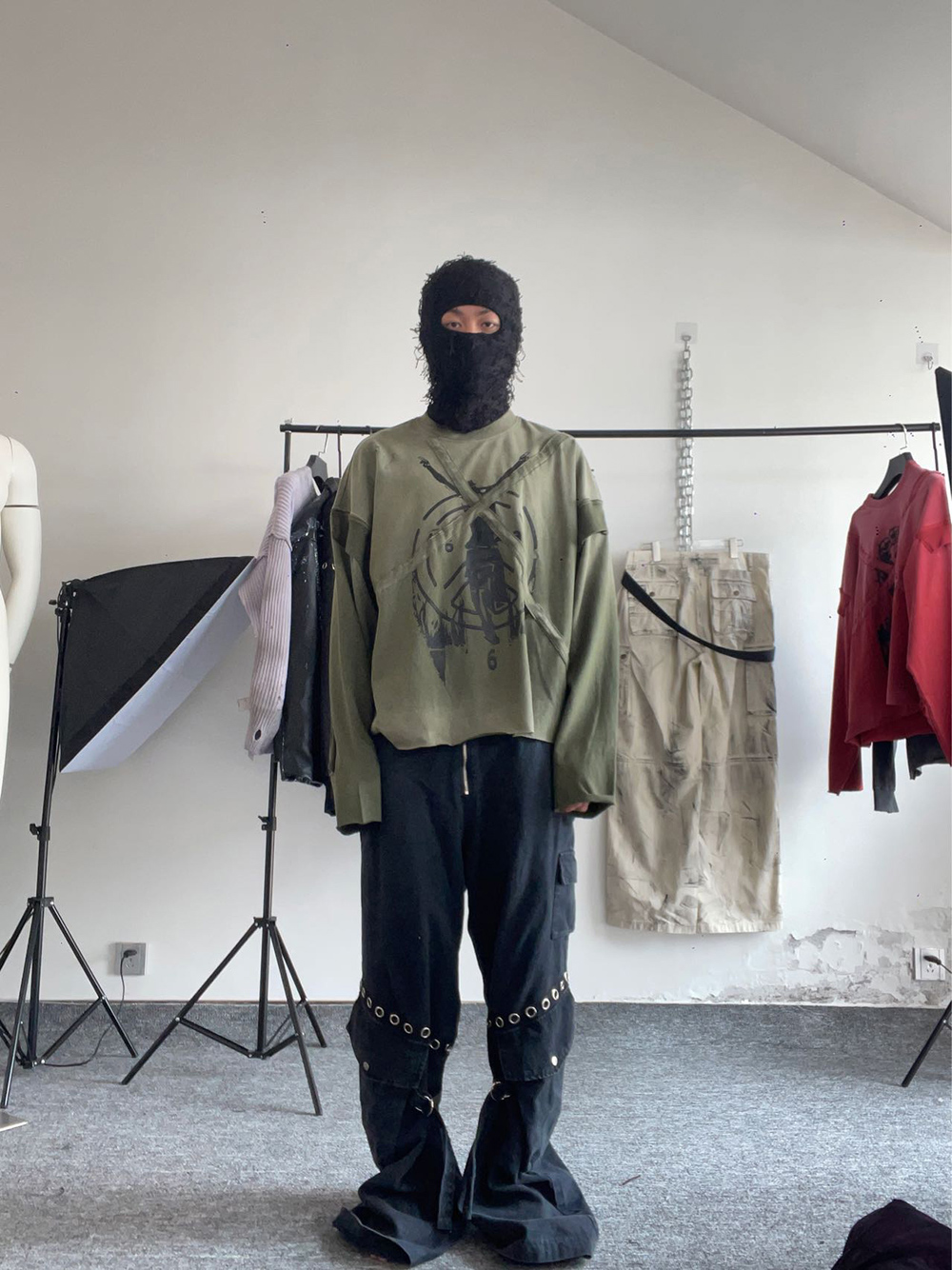 国内で当店のみ Hell System - PATCHWORK DESTROYED SWEATSHIRT HELL SYSTEM] PATCHWORK DESTROYED SWEATSHIRT LONG SLEEVE