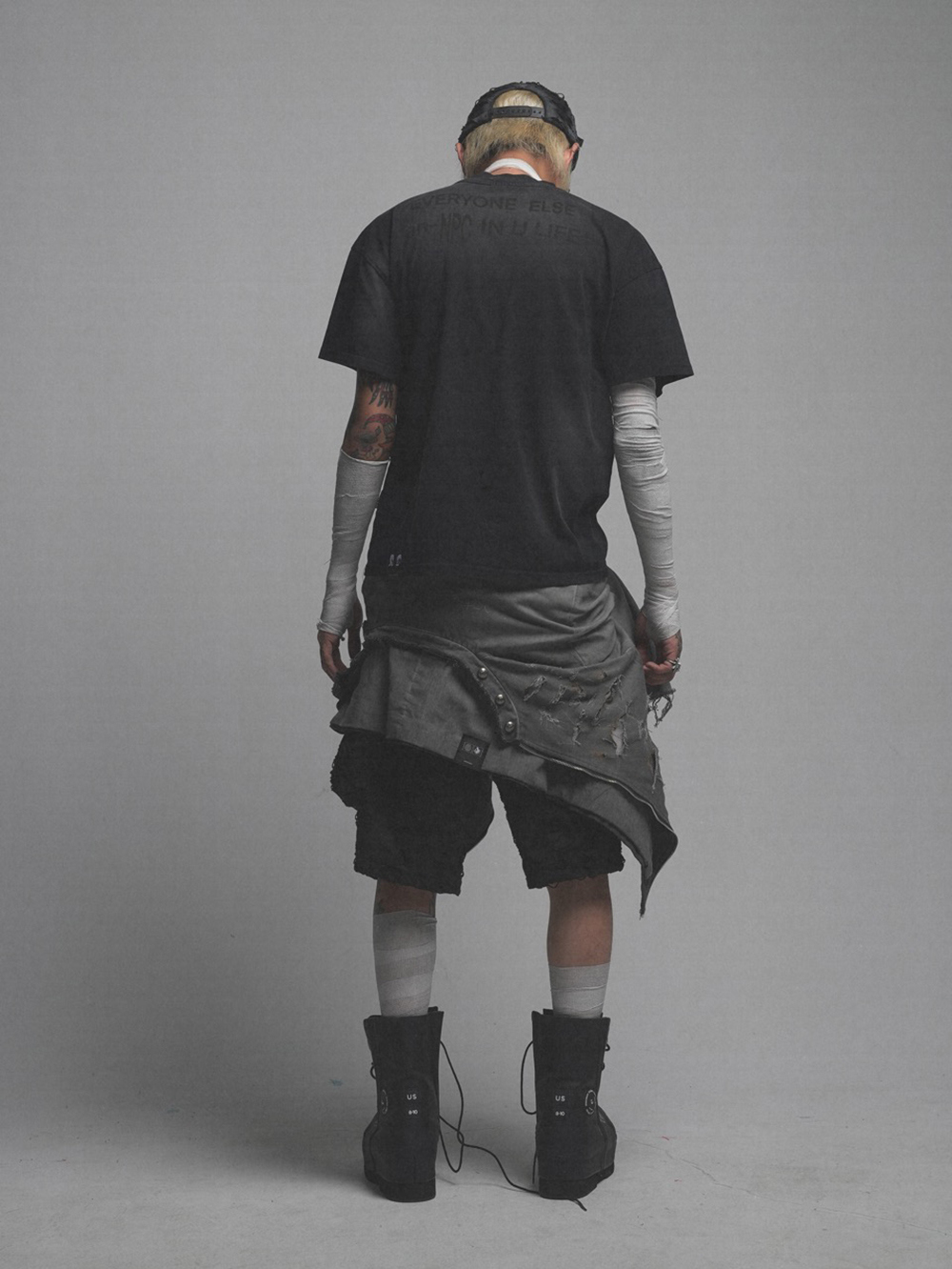 no E mosen] Old Spray Color Short Sleeve - BCAESAR