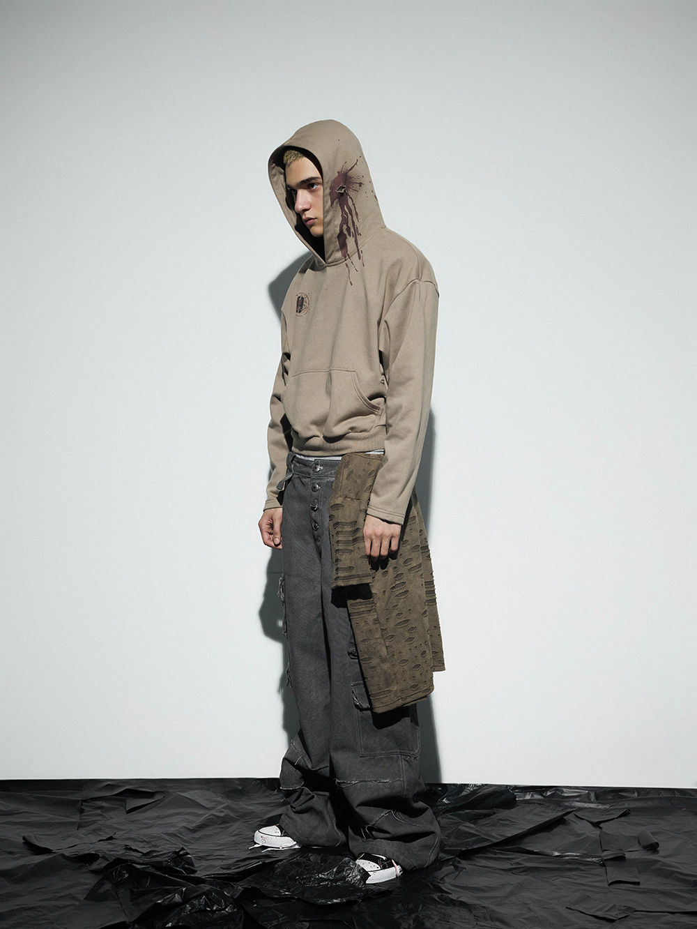 送料関税込 【NO e MOSEN】 Bloodstained Distressed Hoodie no E mosen] Bloodstained Distressed Hoodie - BCAESAR