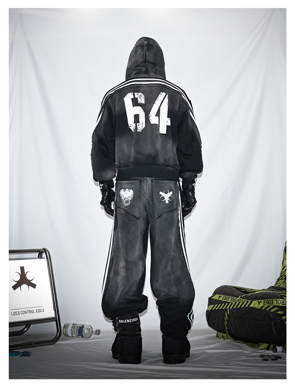 送料関税込 【LCE】 Vintage Wash Printed Hoodie & Pants Set LCE] Vintage Wash Printed Hoodie & Pants Set - BCAESAR