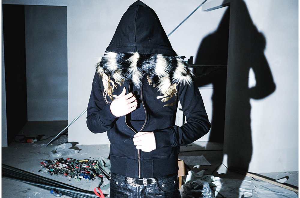 国内で当店のみ PCCVISION - Gold Print Fur-Trim Hoodie PCCVISION] Gold Print Fur-Trim Hoodie - BCAESAR