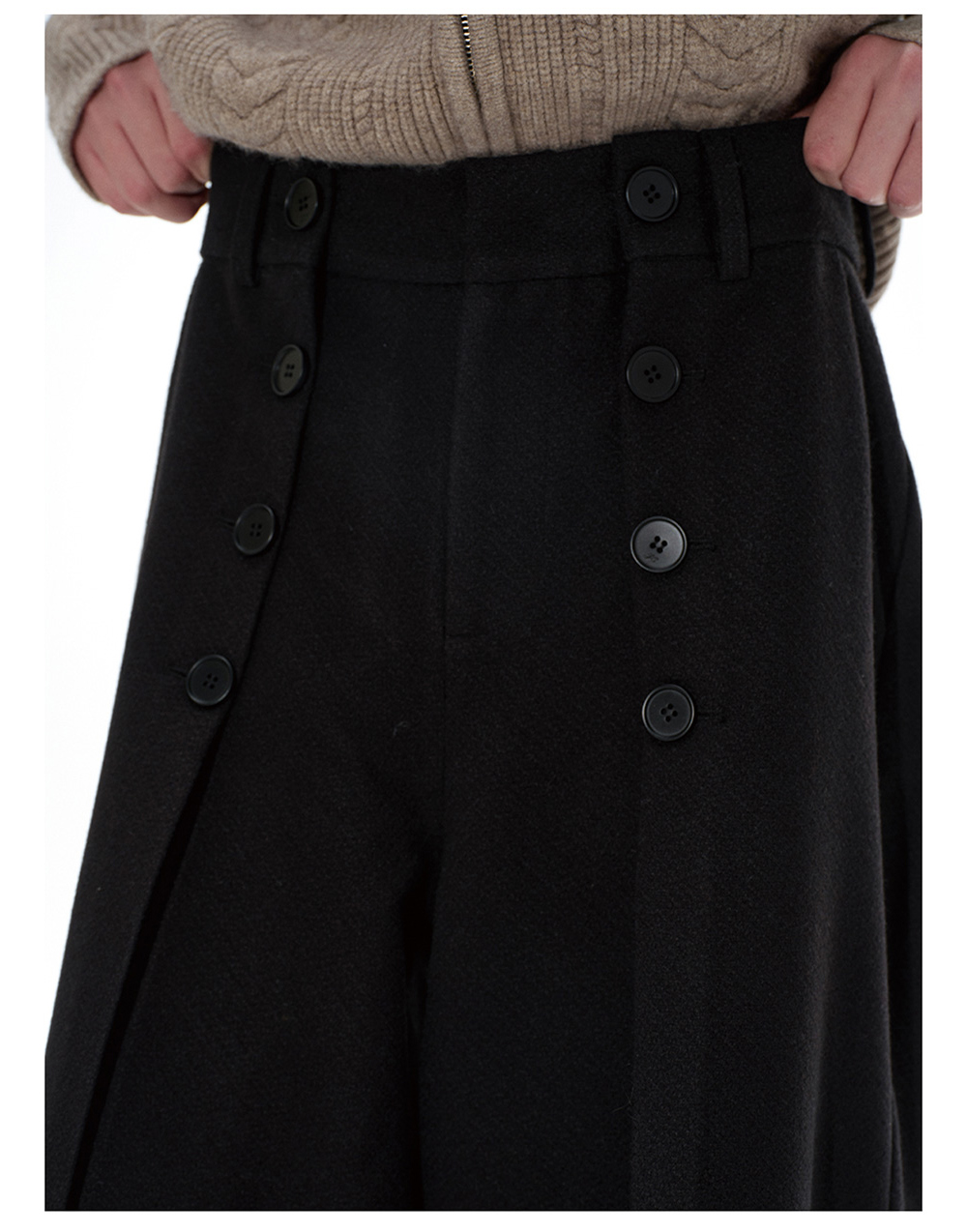 JCAESAR] Wide-fit Button Pants - BCAESAR