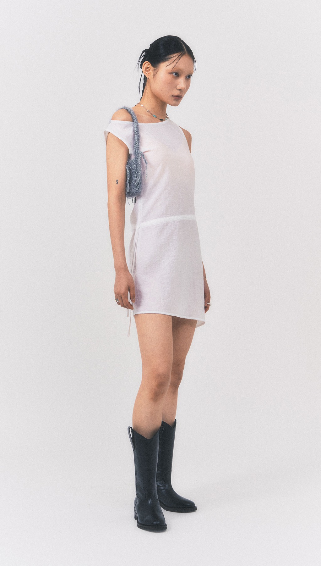 DRESSES - DRESSES - 리플렉티브룸