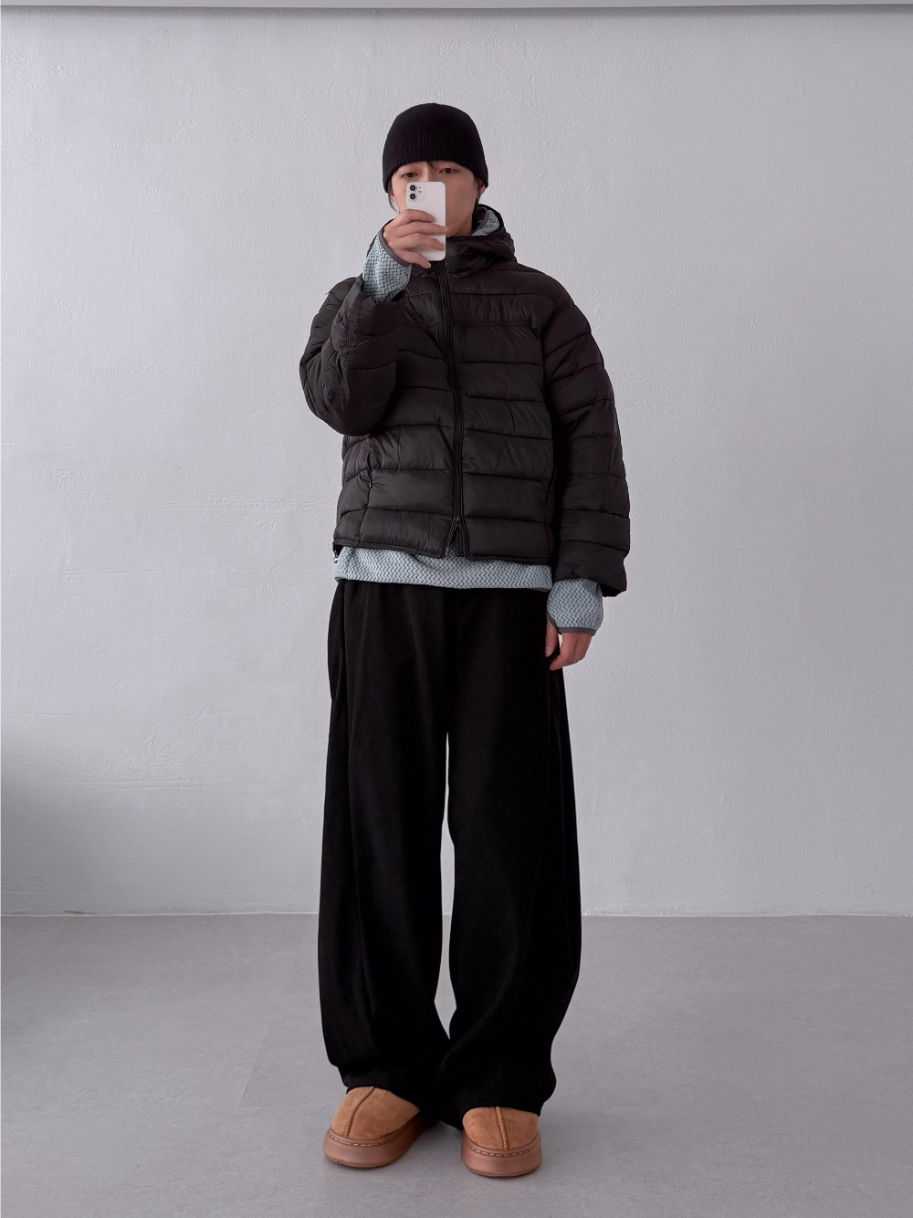 패딩 모델 착용 이미지-S3L15