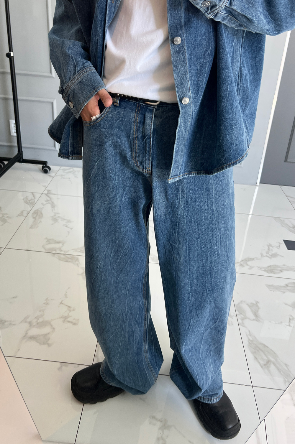 허리띠 모델 착용 이미지-S4L5