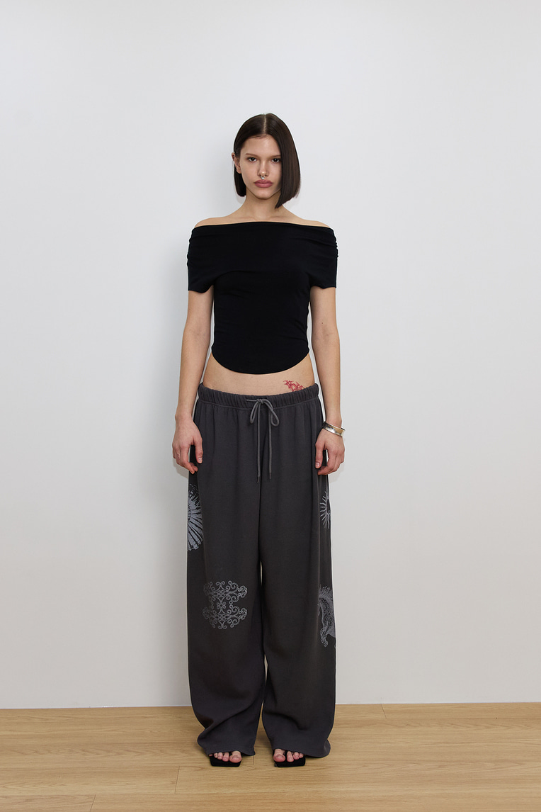 【toomuchtax】ASYMMETRIC ONE SHOULDER T-SHIRT ASYMMETRIC ONE SHOULDER T-SHIRT (BLACK) - TOOMUCHTAX