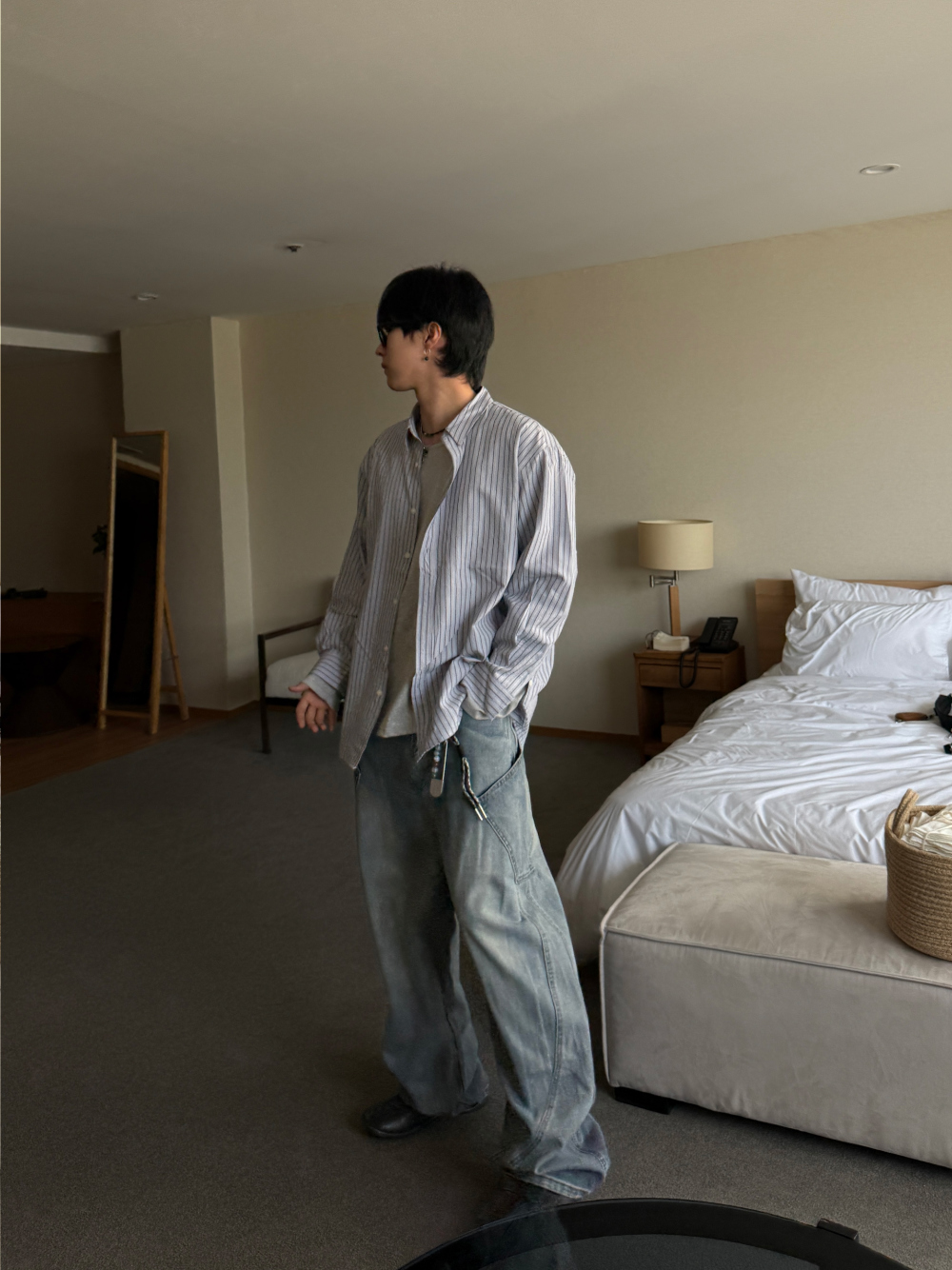 바지 모델 착용 이미지-S182L16