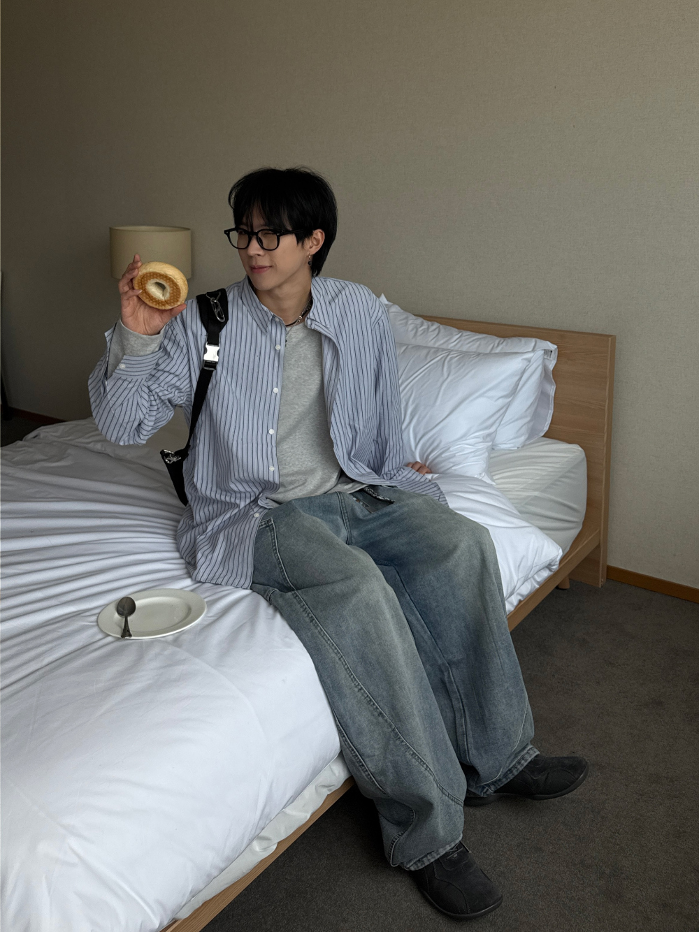 바지 모델 착용 이미지-S182L17