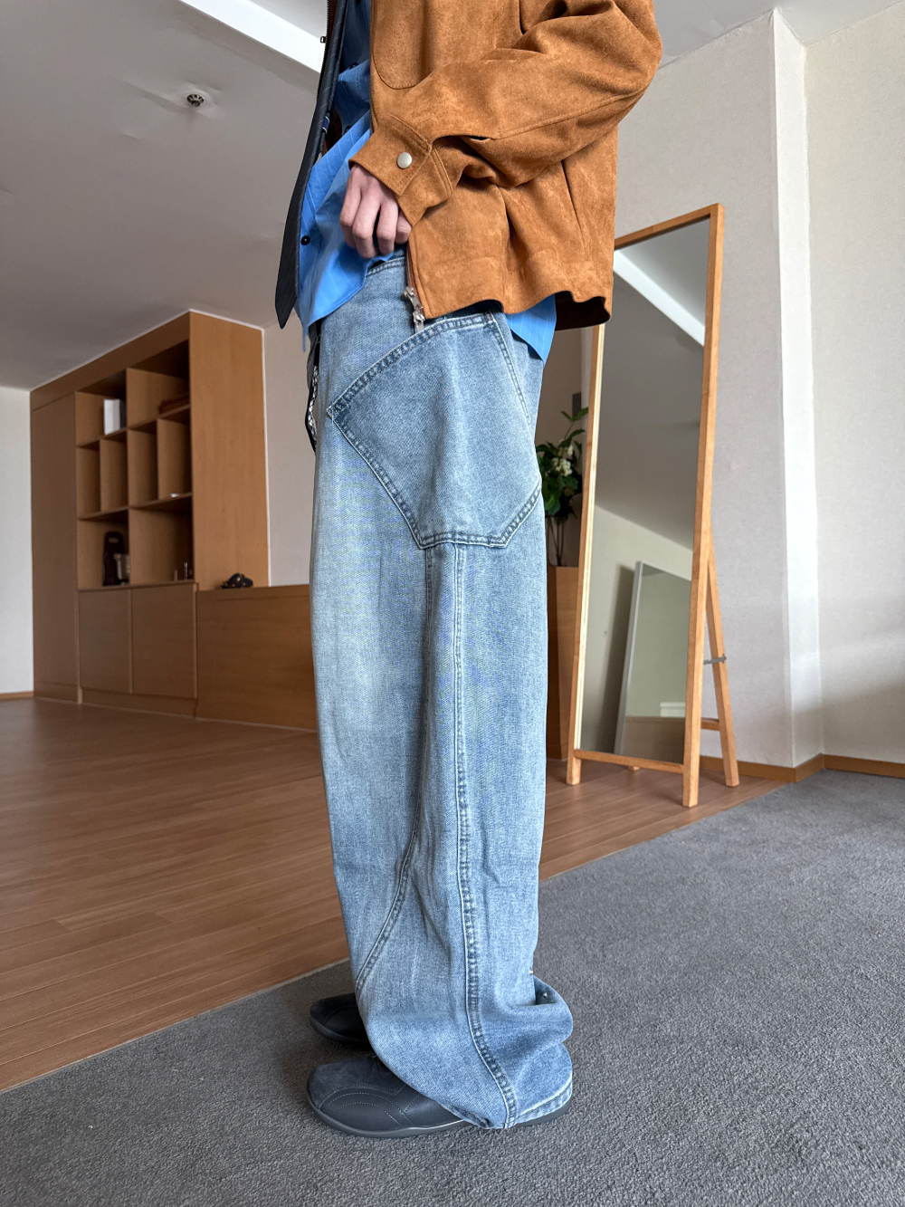 바지 모델 착용 이미지-S182L5