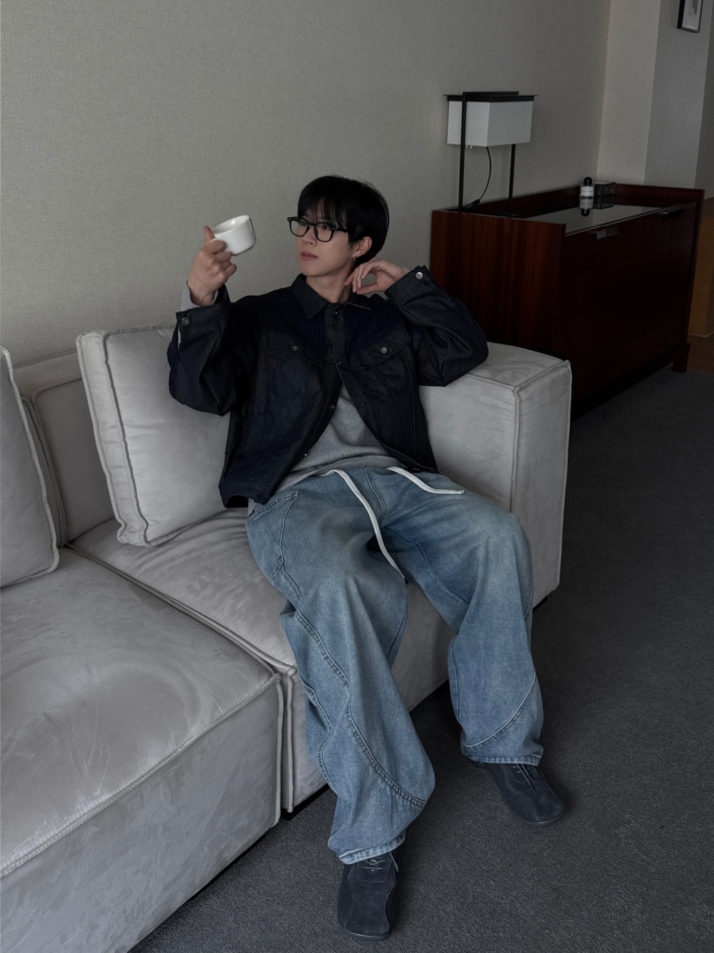 바지 모델 착용 이미지-S182L12