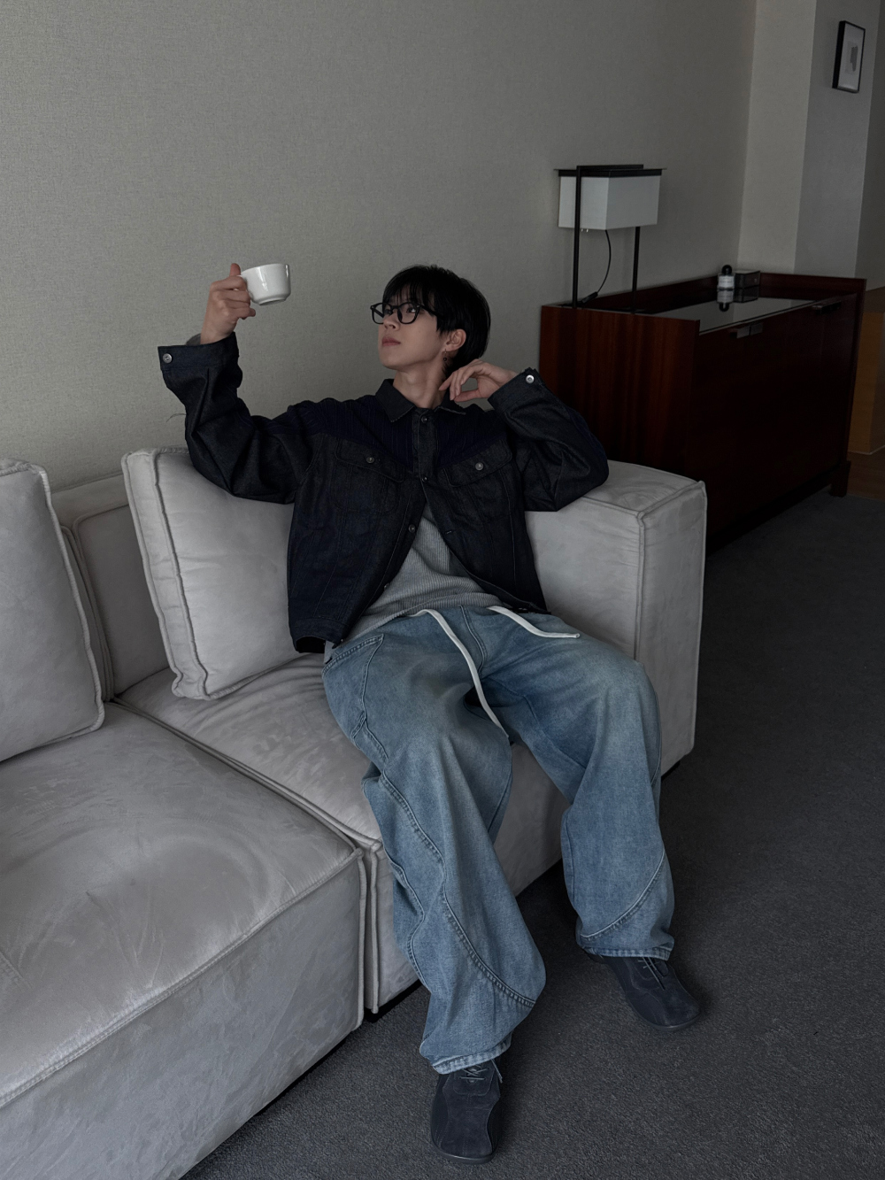 바지 모델 착용 이미지-S182L11