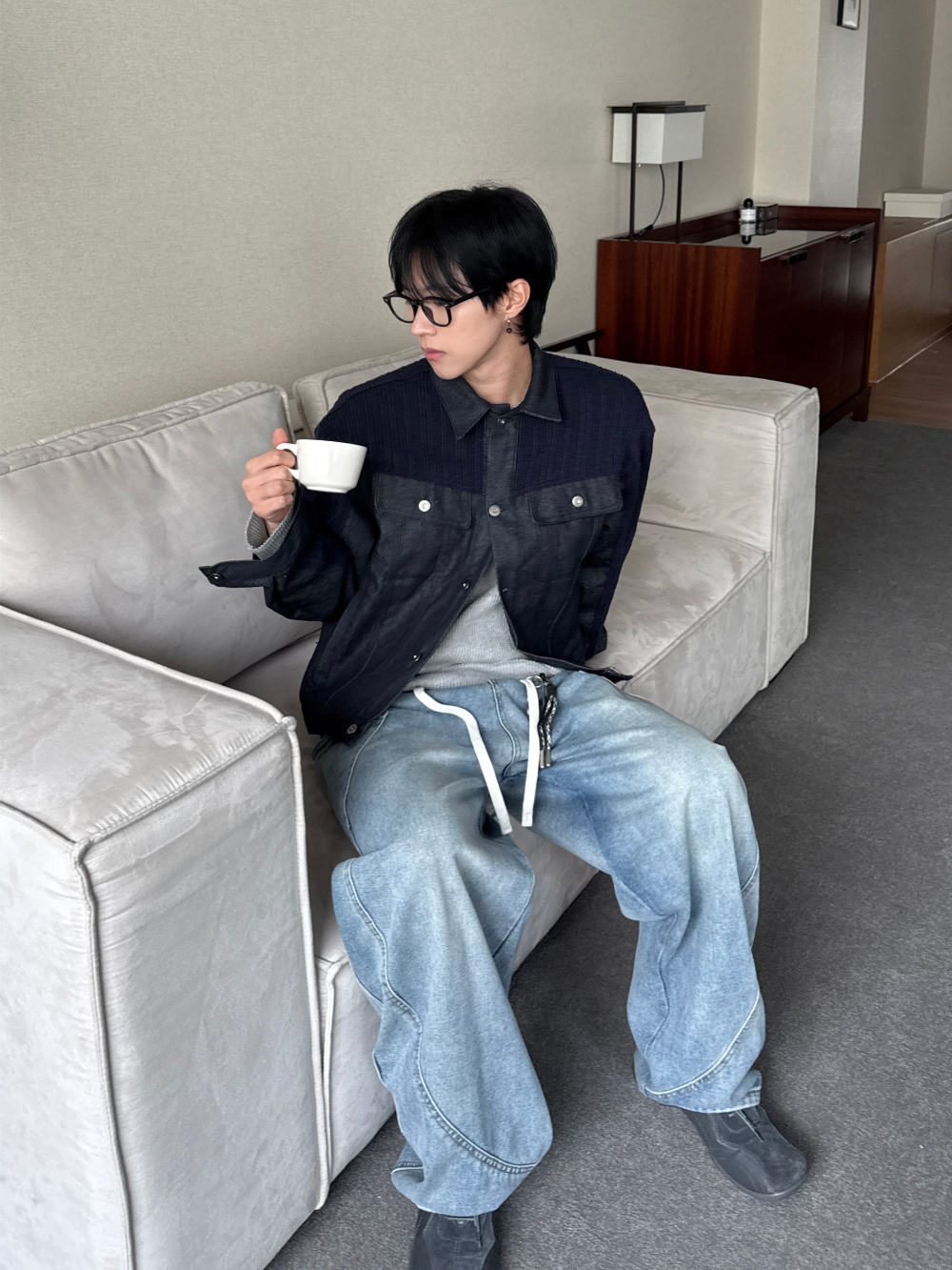 바지 모델 착용 이미지-S182L13