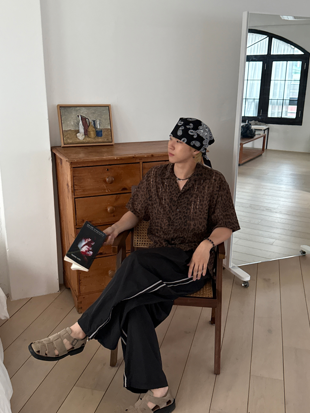 반팔 티셔츠 모델 착용 이미지-S221L15