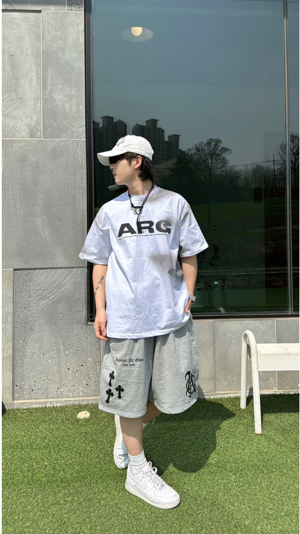 반바지 모델 착용 이미지-S26L74