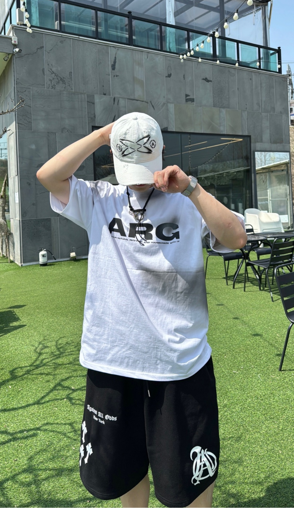 반바지 모델 착용 이미지-S47L70