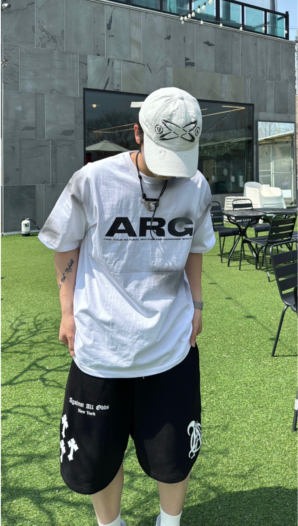 반바지 모델 착용 이미지-S26L16