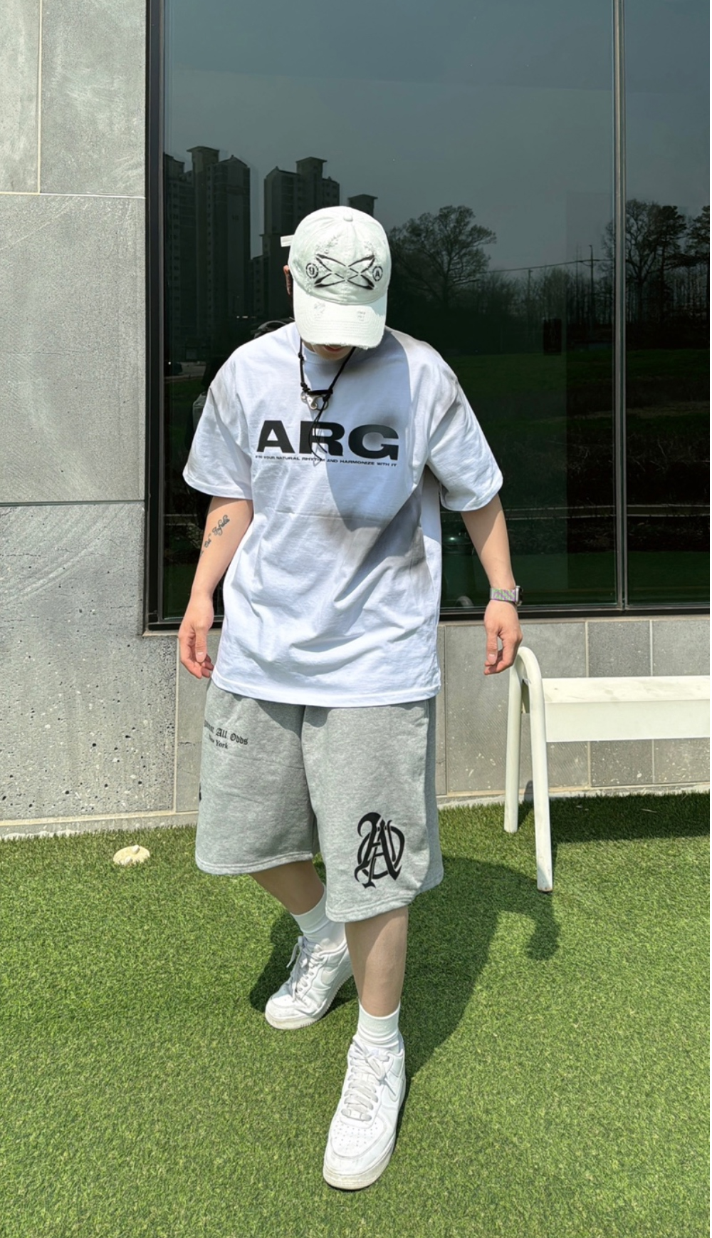 반바지 모델 착용 이미지-S74L1