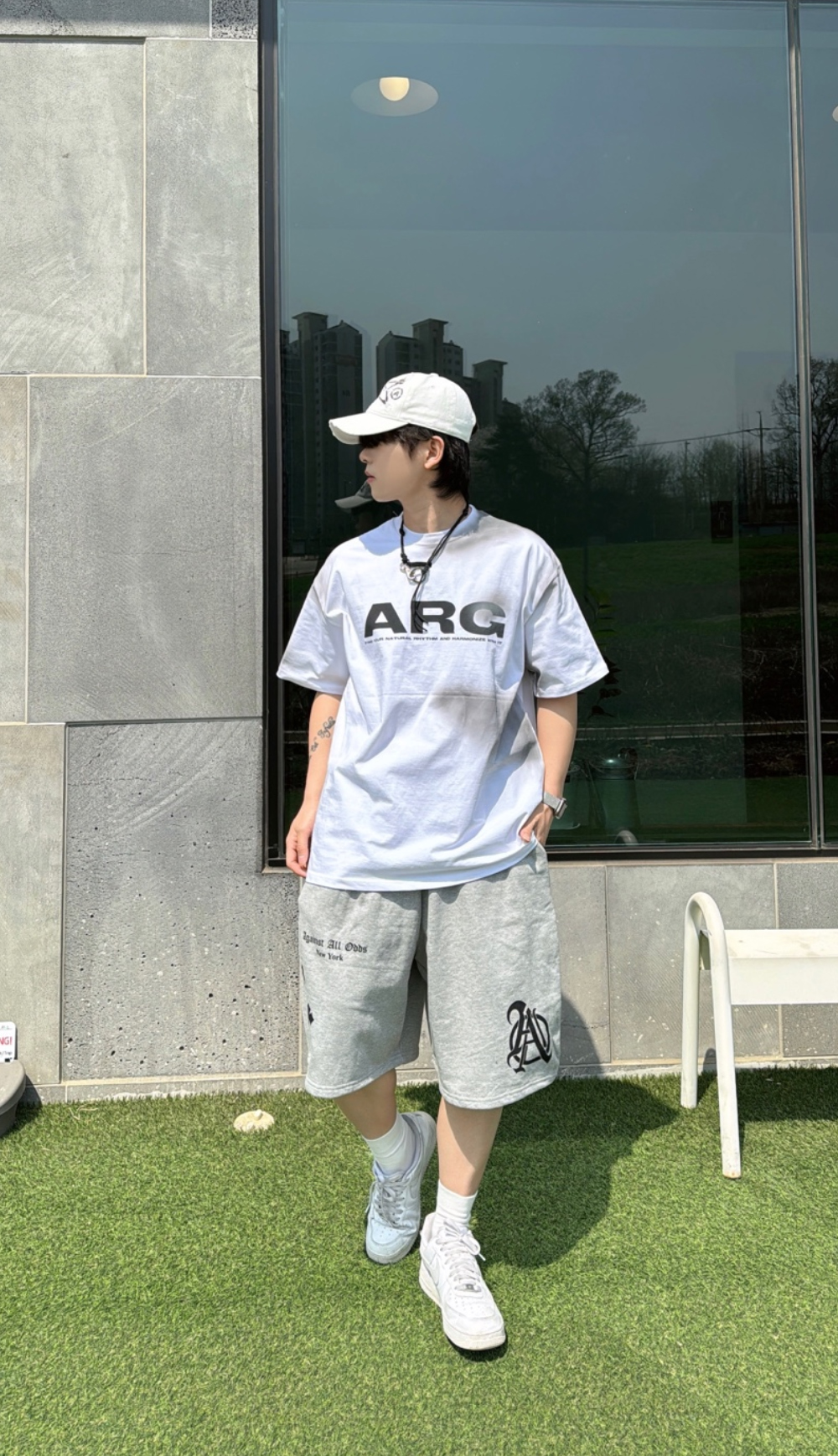 반바지 모델 착용 이미지-S39L74