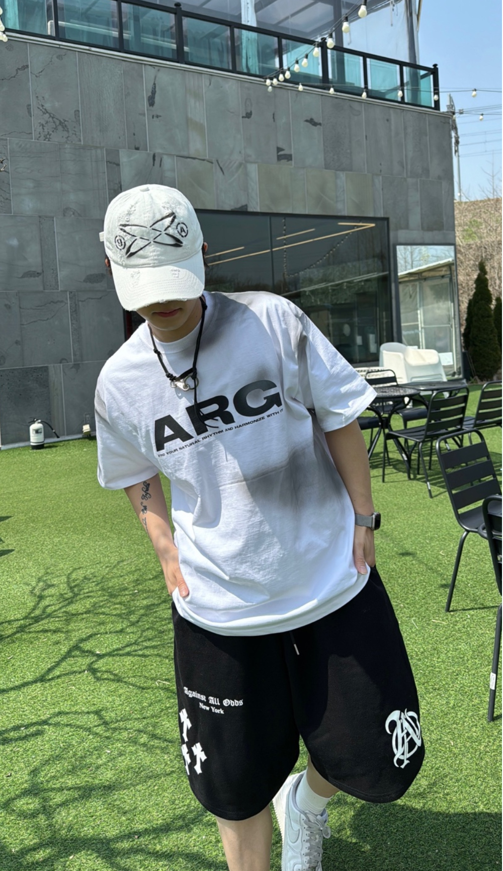 반바지 모델 착용 이미지-S26L20