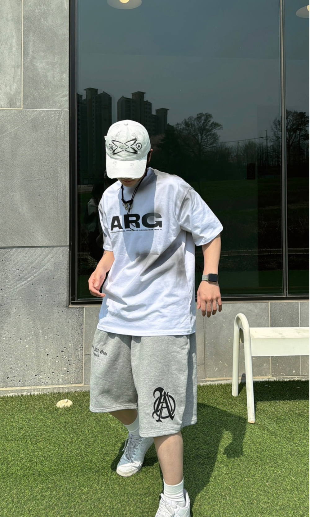 반바지 모델 착용 이미지-S35L72