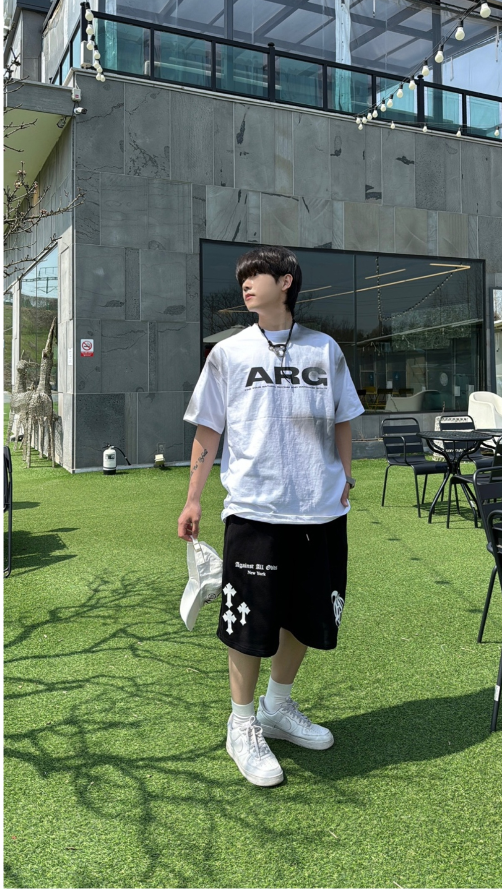 반바지 모델 착용 이미지-S42L1