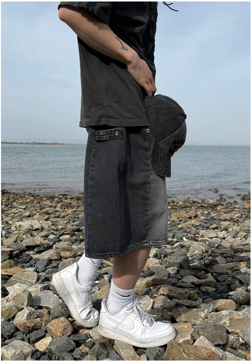 반바지 모델 착용 이미지-S26L28