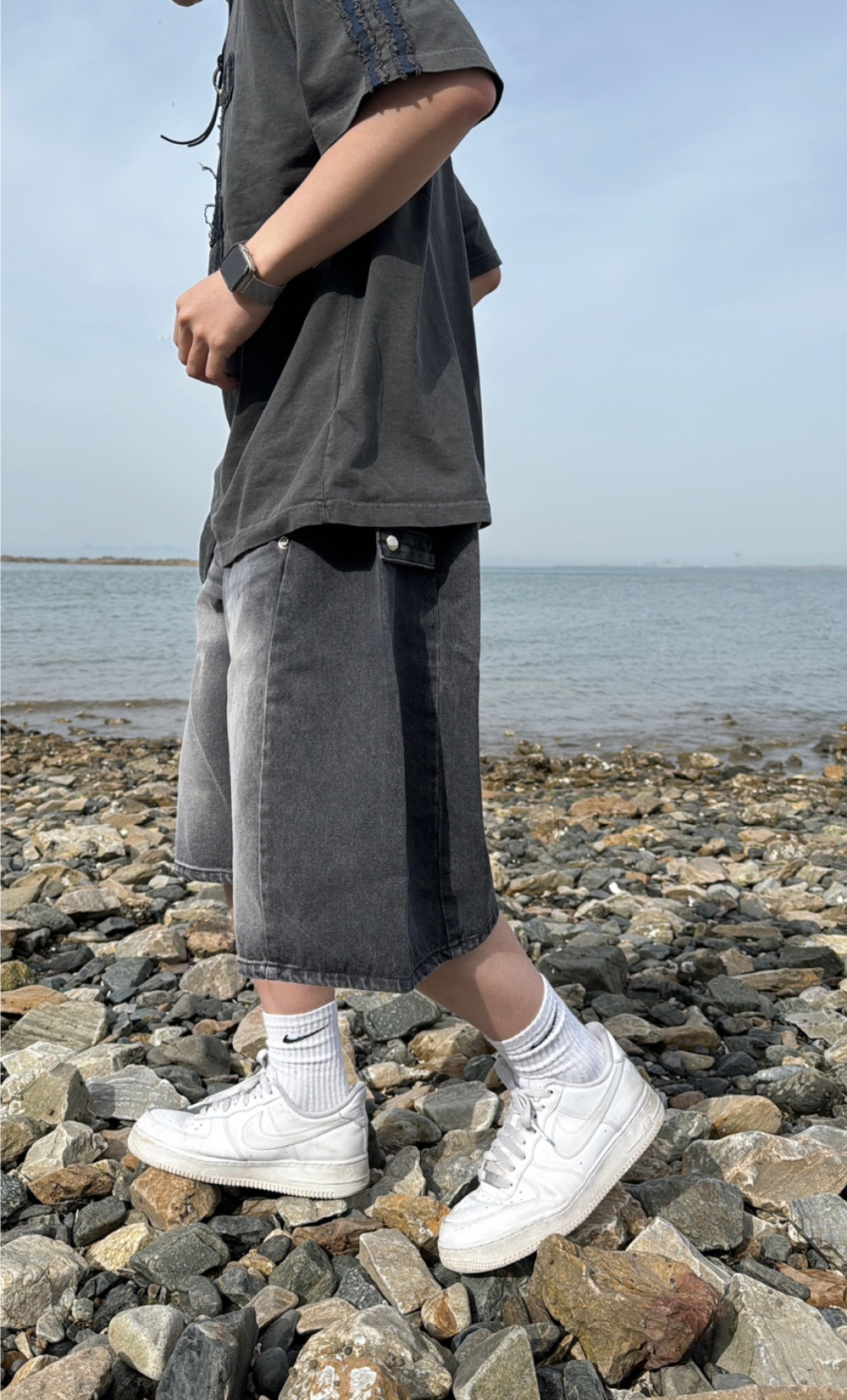 반바지 모델 착용 이미지-S26L24