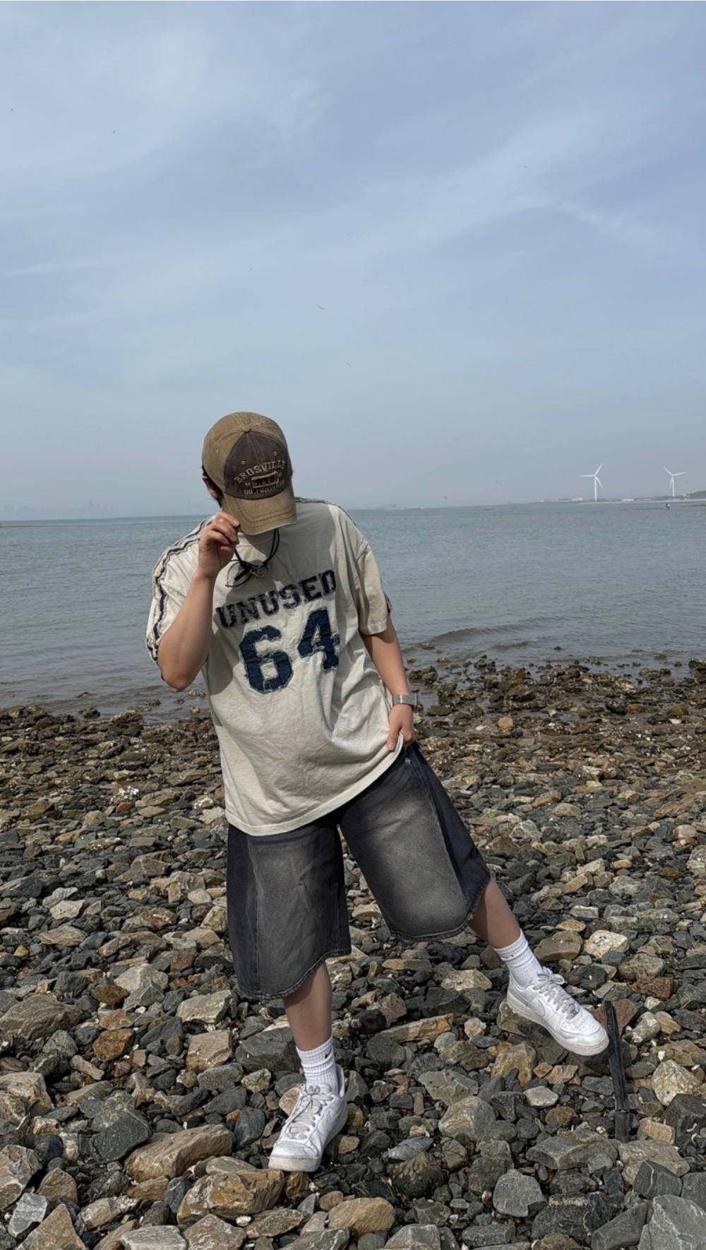 반바지 모델 착용 이미지-S26L16