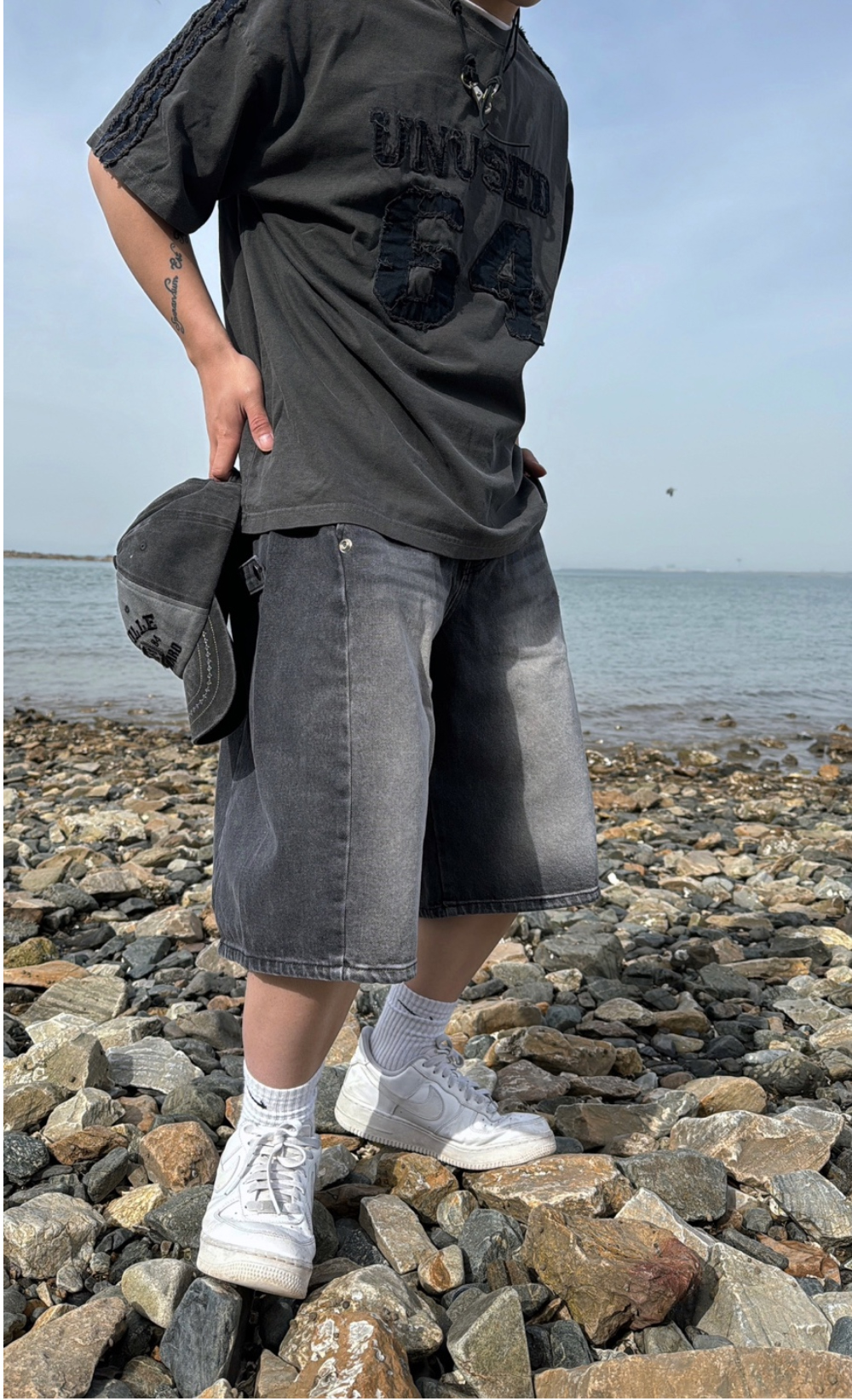 반바지 모델 착용 이미지-S78L3