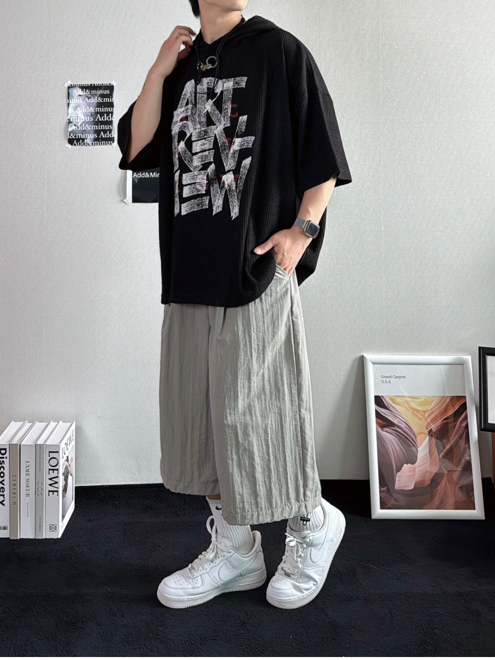 반팔 티셔츠 모델 착용 이미지-S26L24