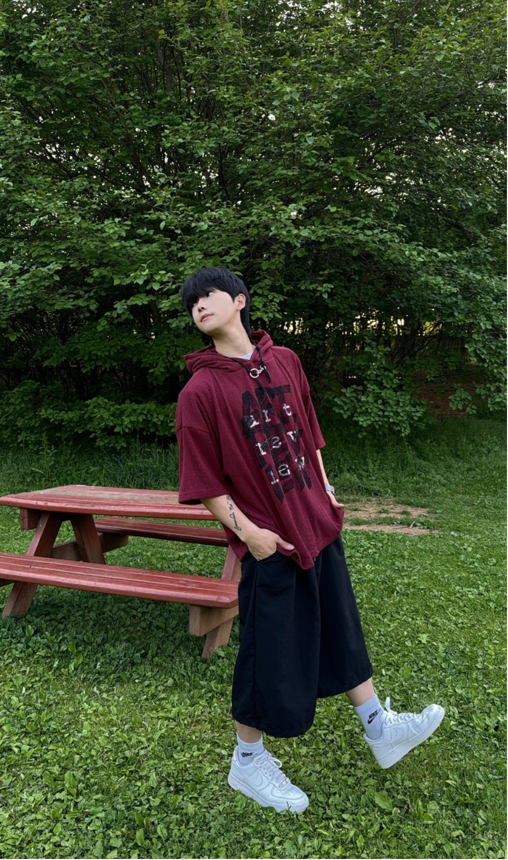 반팔 티셔츠 모델 착용 이미지-S26L21