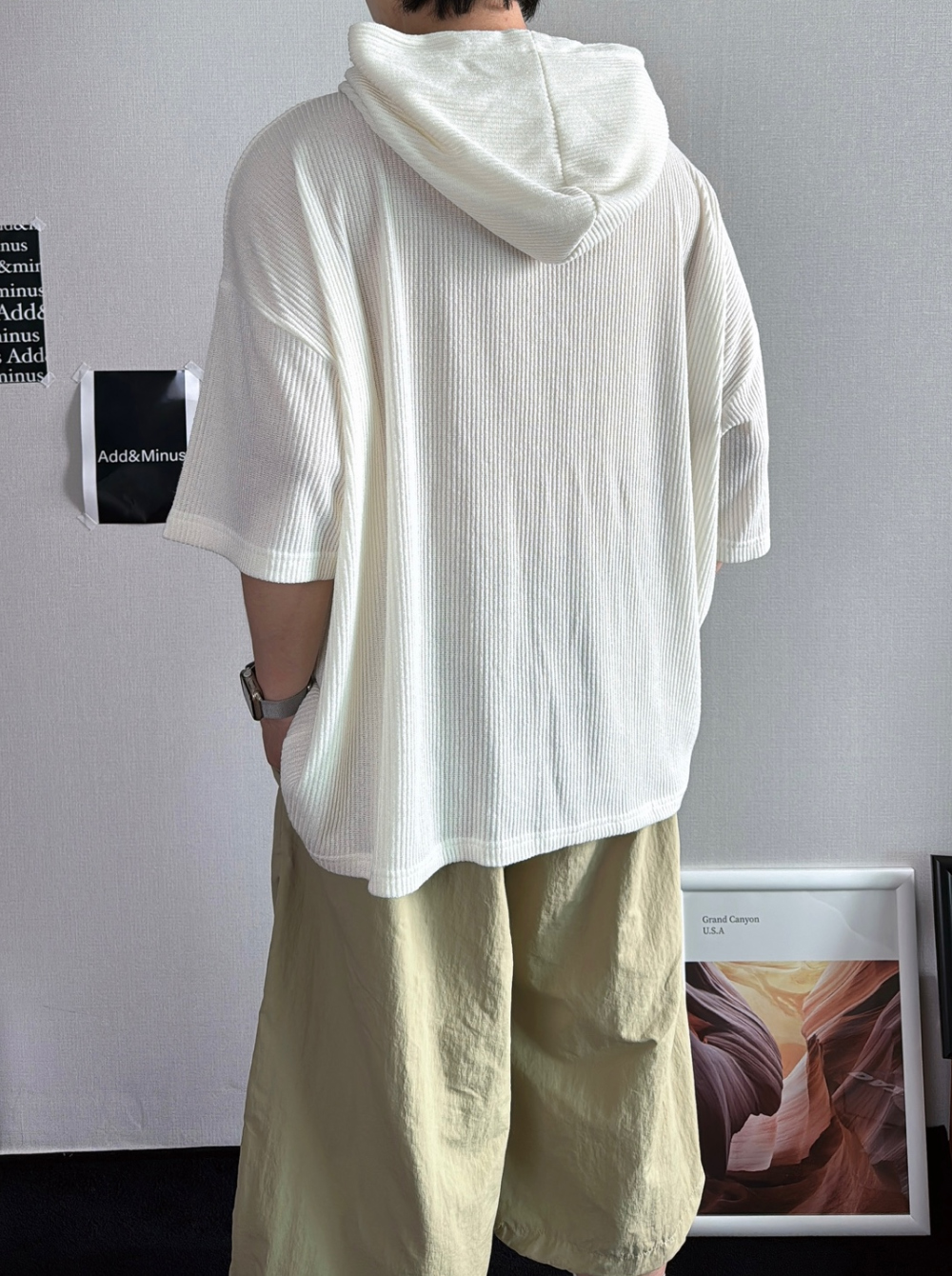 반팔 티셔츠 모델 착용 이미지-S41L12