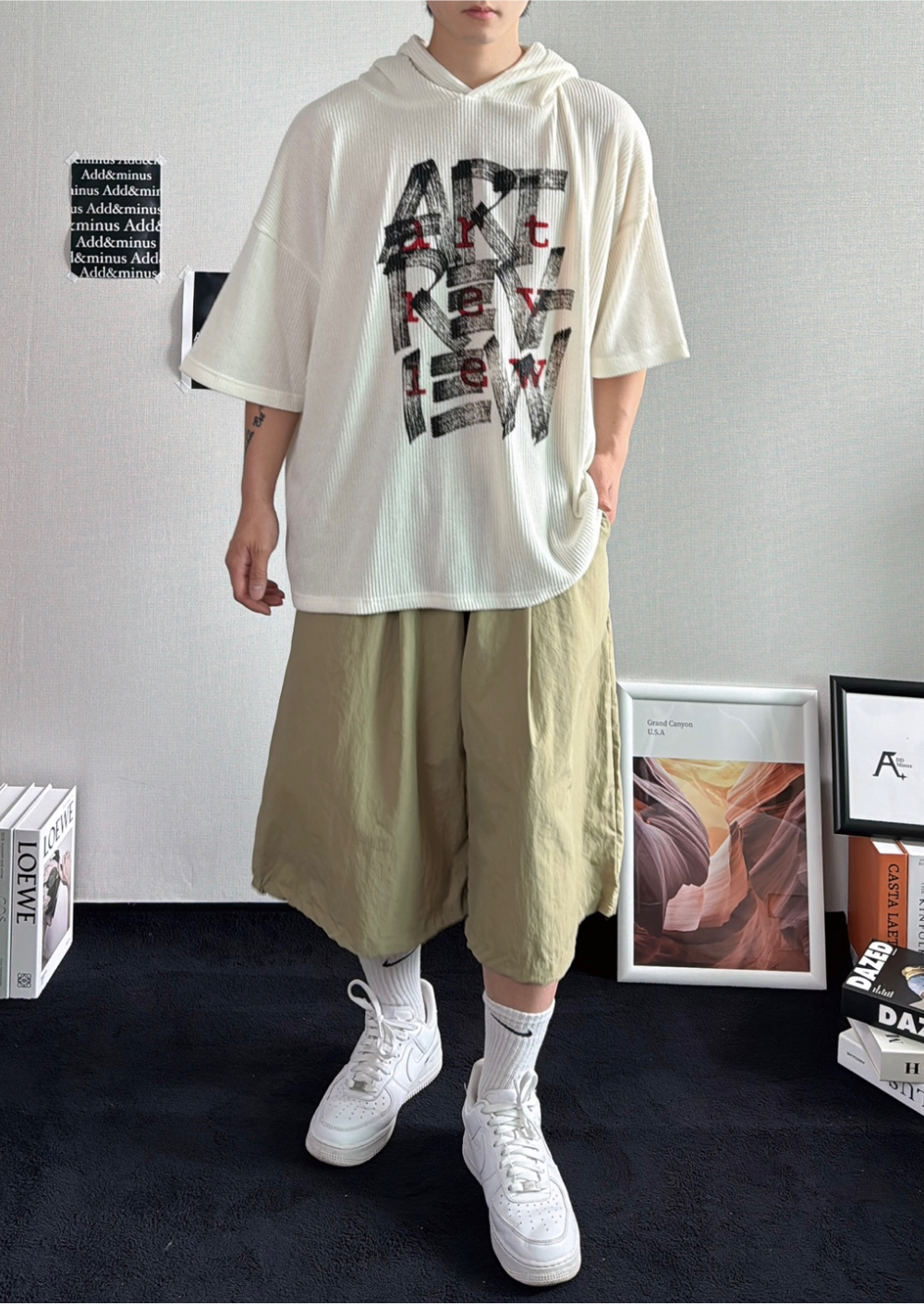 반팔 티셔츠 모델 착용 이미지-S39L74