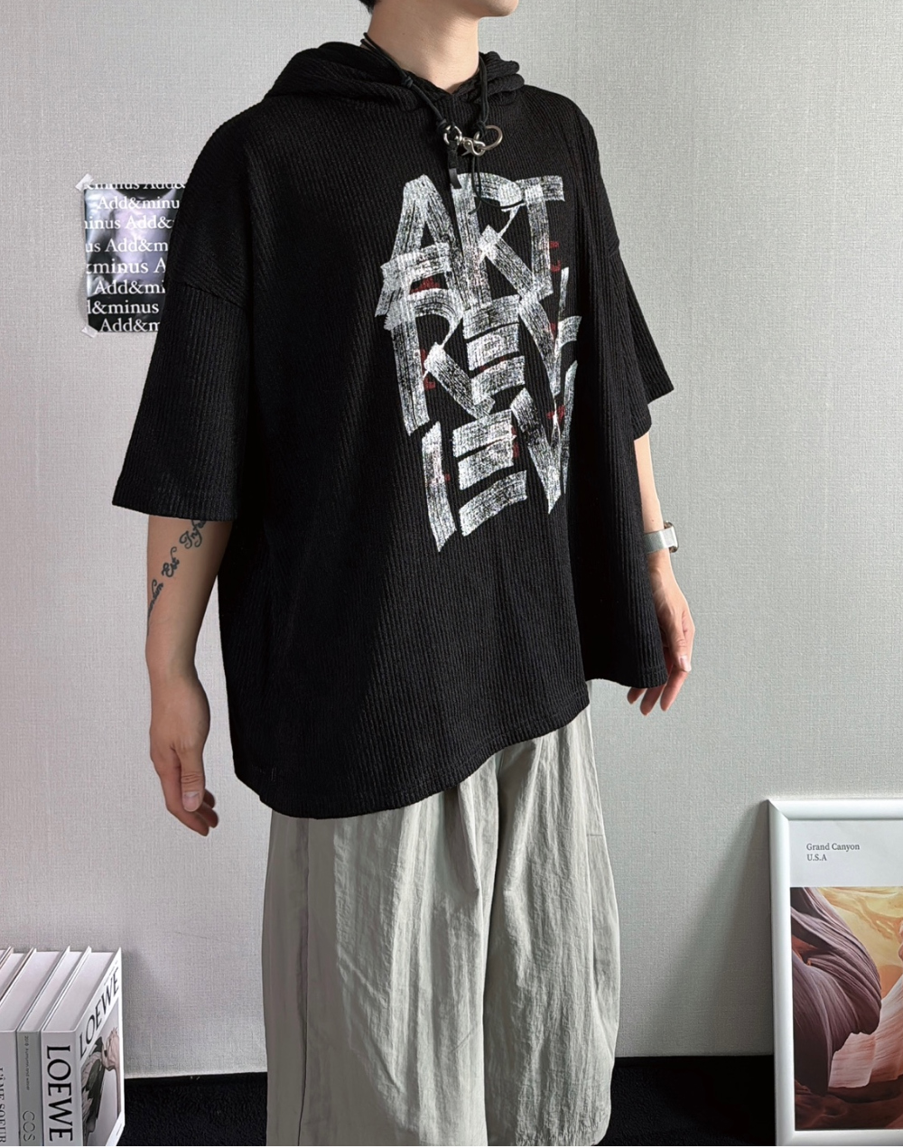 반팔 티셔츠 모델 착용 이미지-S41L9