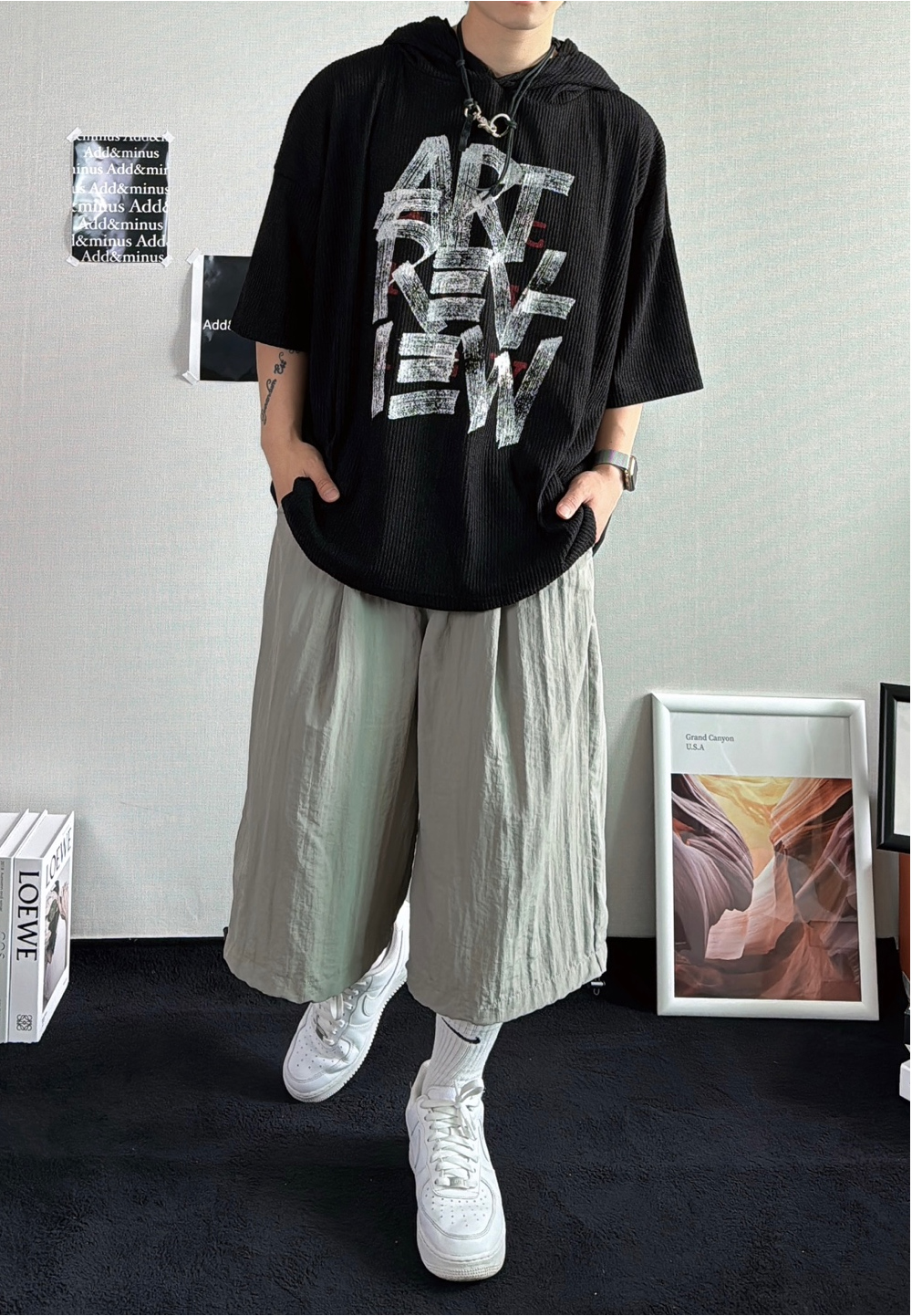 반팔 티셔츠 모델 착용 이미지-S42L1