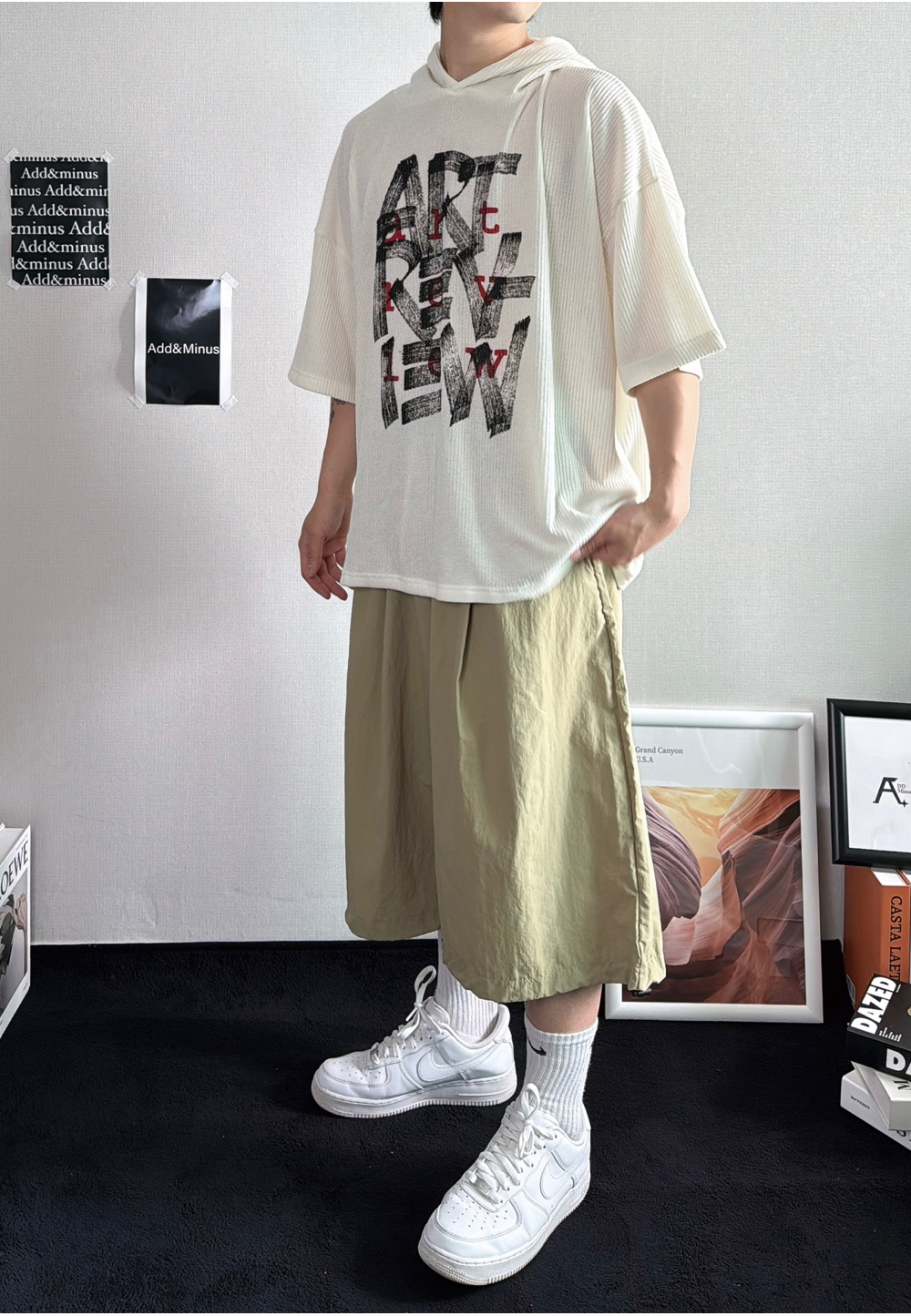 반팔 티셔츠 모델 착용 이미지-S47L77