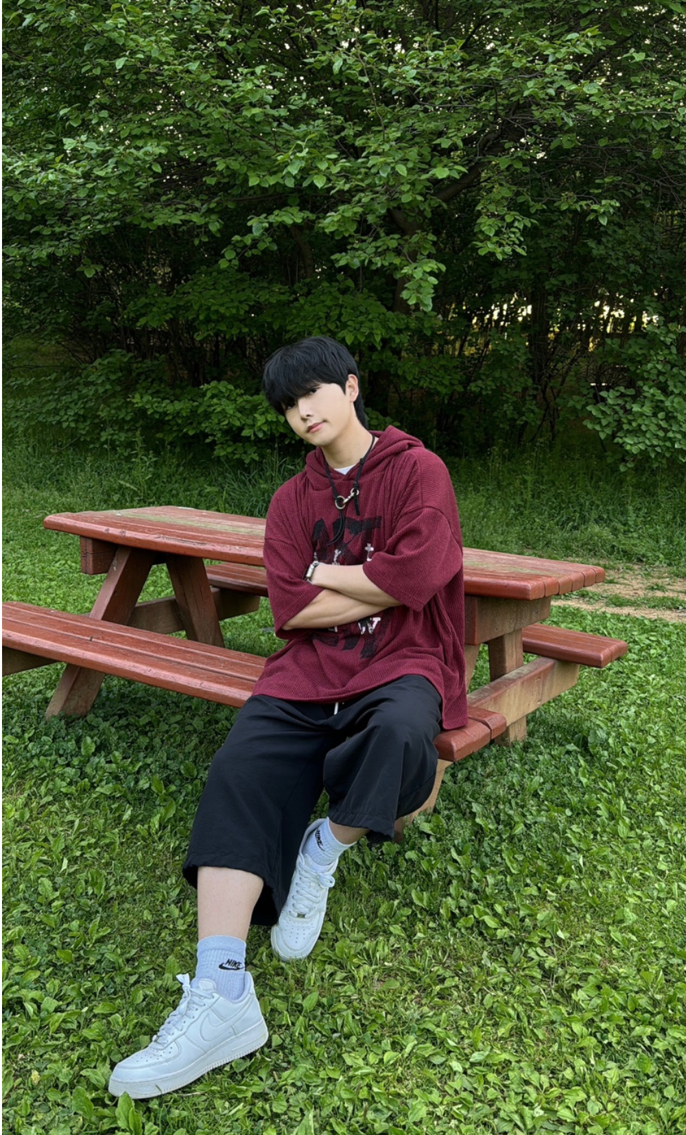 반팔 티셔츠 모델 착용 이미지-S35L70